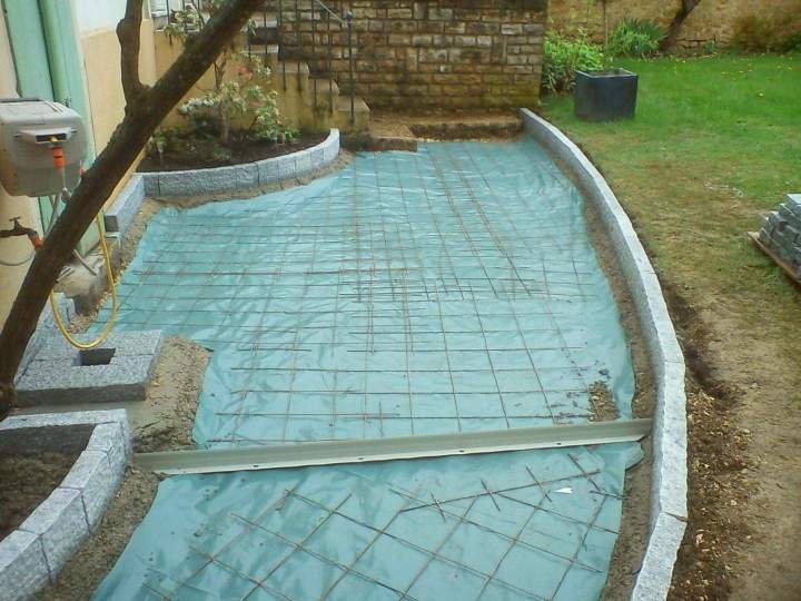 Préparation de terrain à Saint-Julien